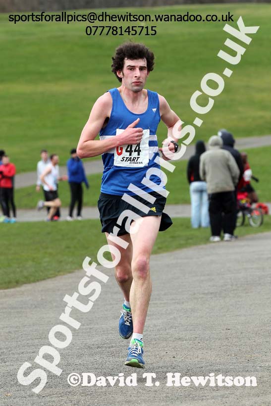 Thomas Straughan (Morpeth) on the 6th leg of the senior mens 12 stage relay, 2014 Northern 12 and 6 Stage Relays, Heaton Park Manchester. Photo: David T. Hewitson/Sports for All Pics